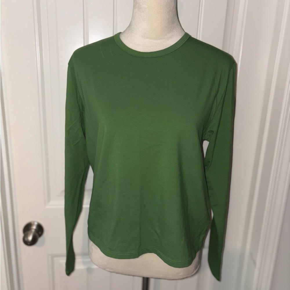 Athleta Fitted Green Long Sleeve T-Shirt
